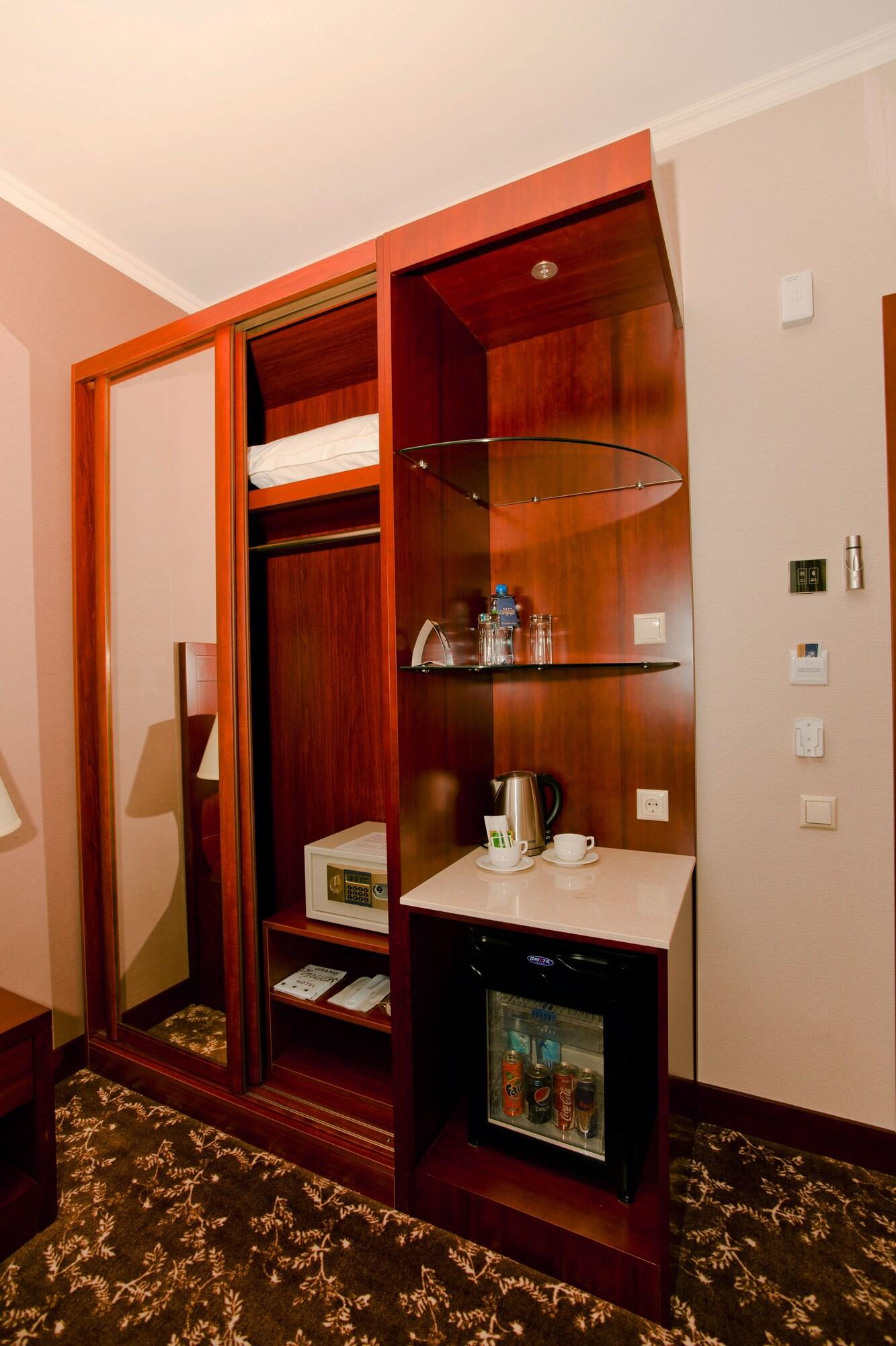 Grand Voyage Hotel Almaty Eksteriør bilde