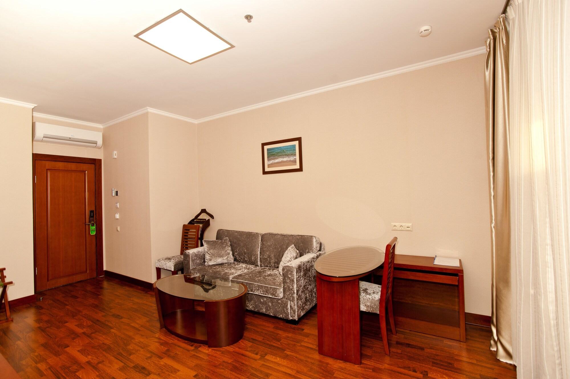Grand Voyage Hotel Almaty Eksteriør bilde