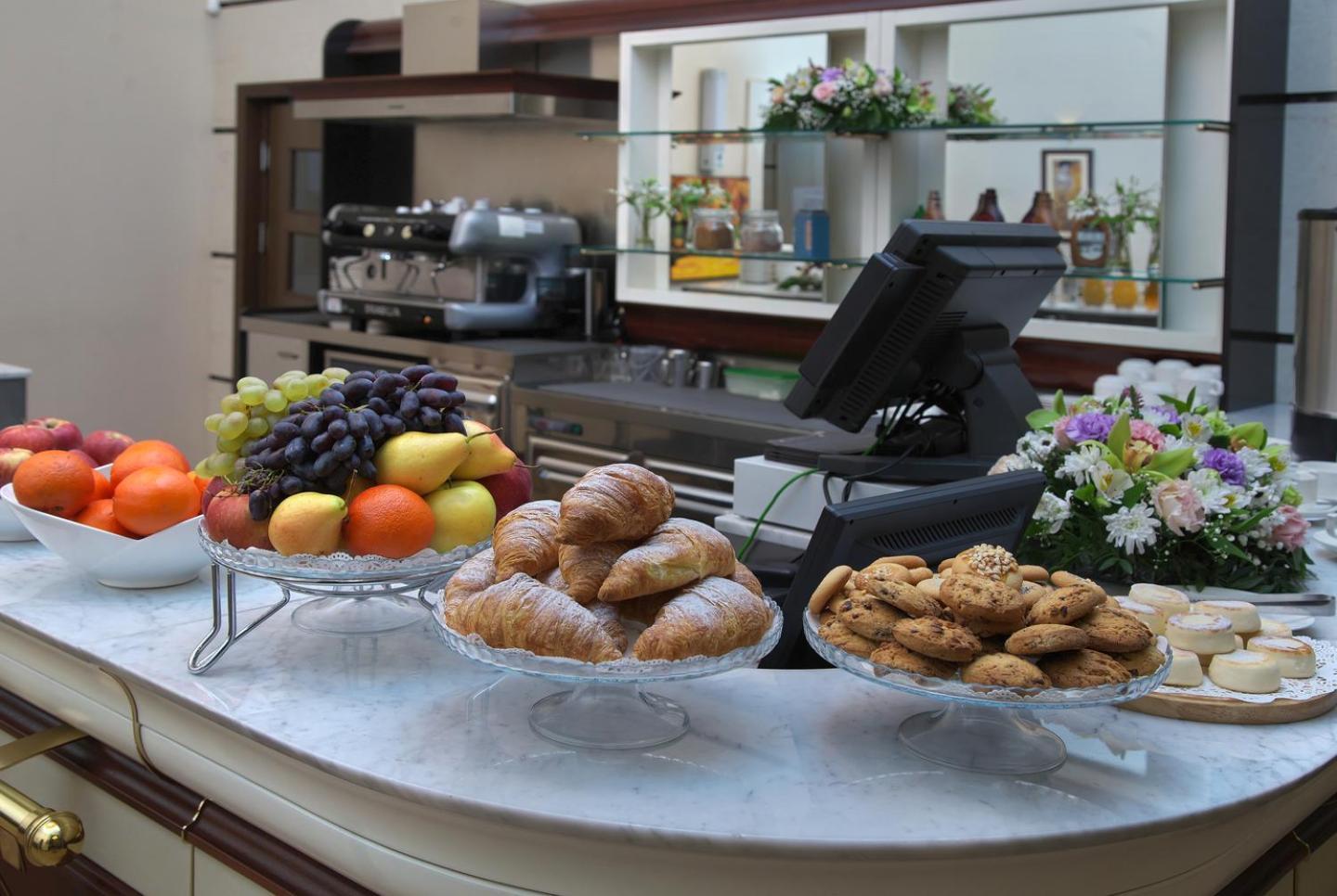 Grand Voyage Hotel Almaty Eksteriør bilde