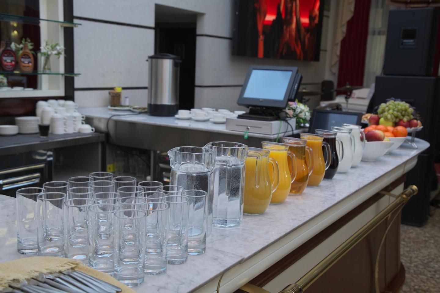 Grand Voyage Hotel Almaty Eksteriør bilde