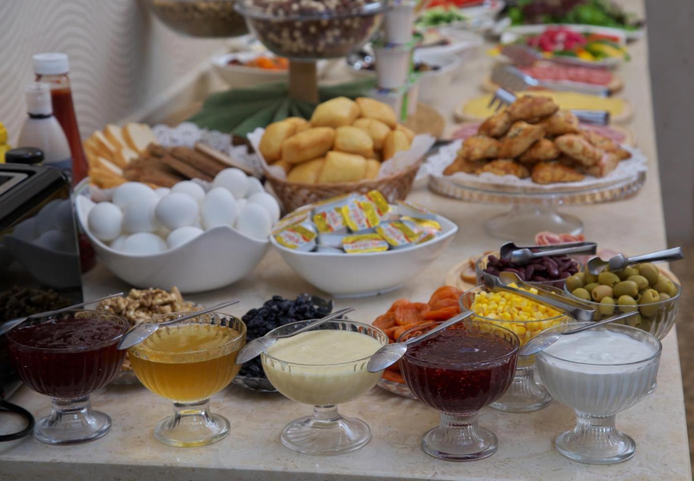 Grand Voyage Hotel Almaty Eksteriør bilde
