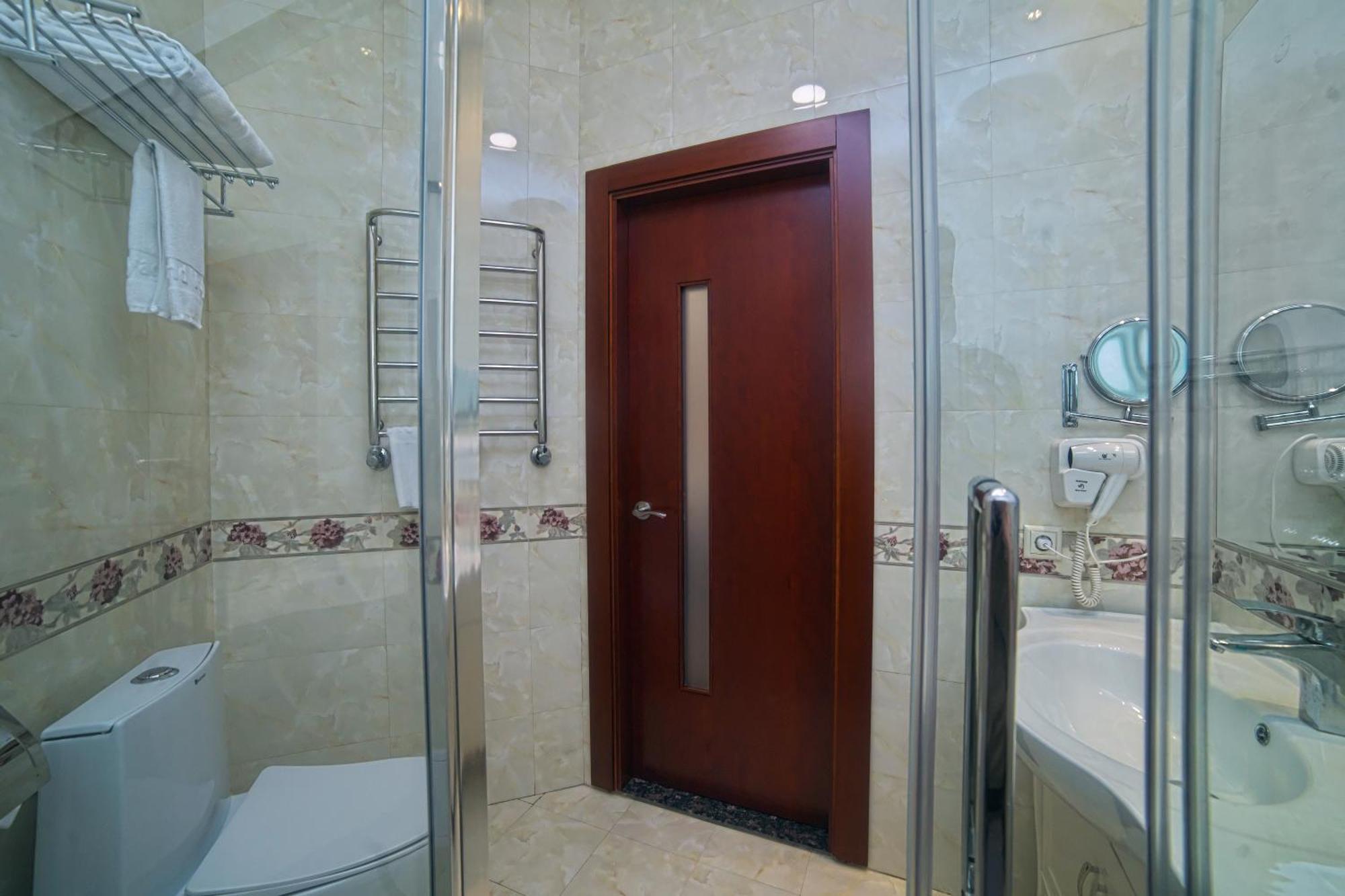 Grand Voyage Hotel Almaty Eksteriør bilde
