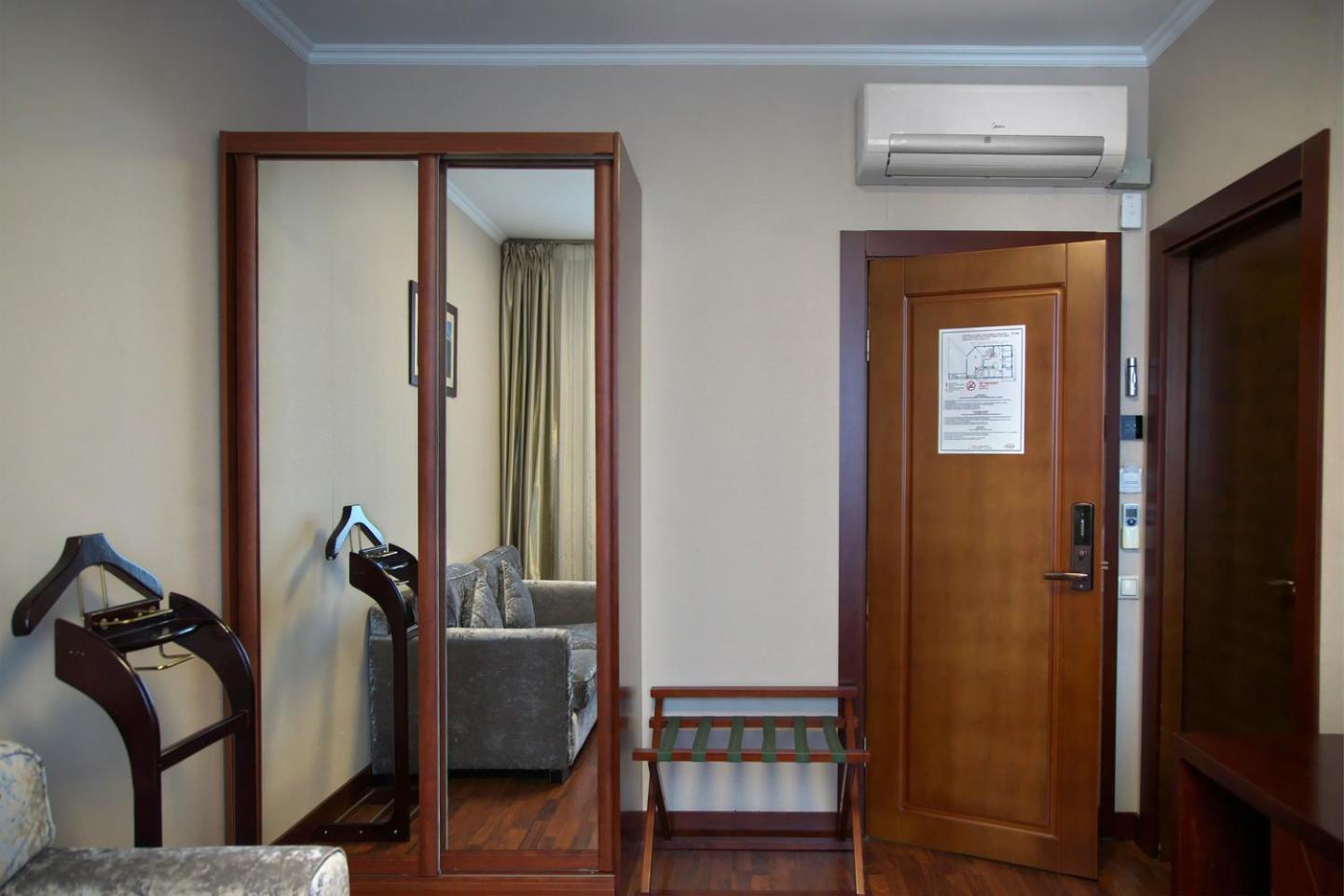 Grand Voyage Hotel Almaty Eksteriør bilde