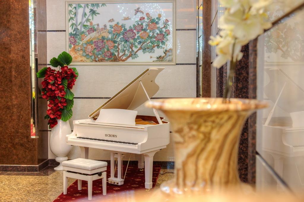 Grand Voyage Hotel Almaty Eksteriør bilde